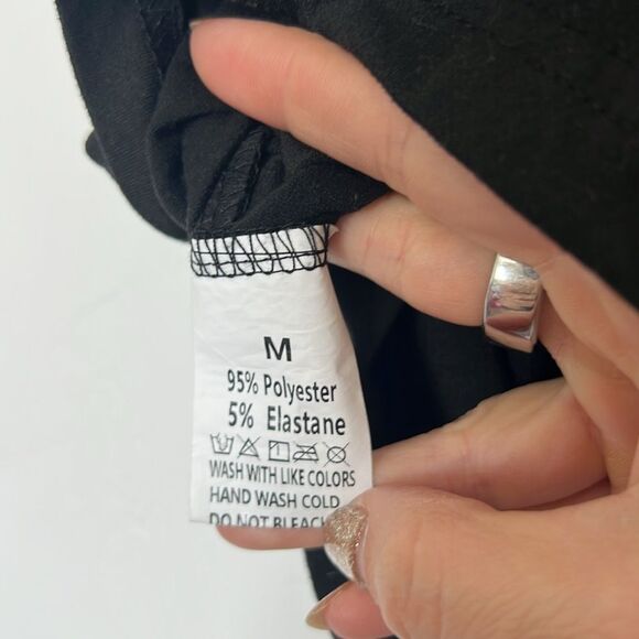 Women's Black Skull Hands Print Cropped Spaghetti Strap Tank Top Size Medium - Picture 3 of 3